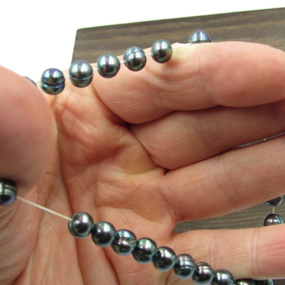 Dyed Pearl Expandable Bracelet Vintage Elegant - Picture 3 of 5